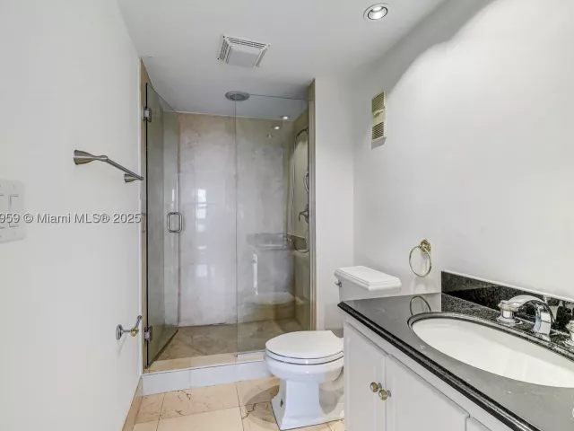 Продажа квартиры #1412 - фото 9054796