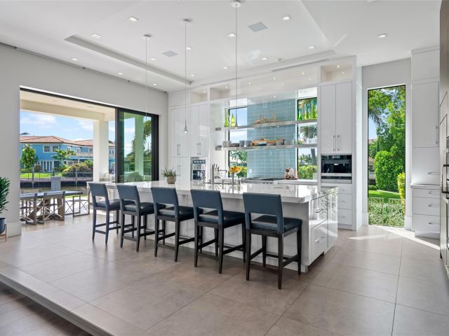 Продажа дома по адресу 1200 SE 12th Ter - фото 6191495