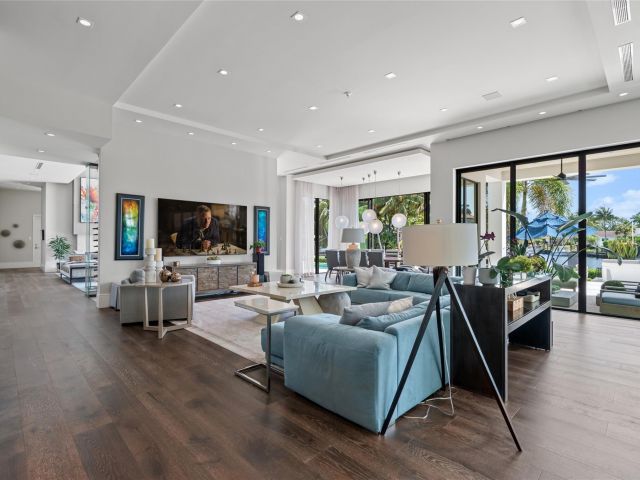 Продажа дома по адресу 1200 SE 12th Ter - фото 6191497