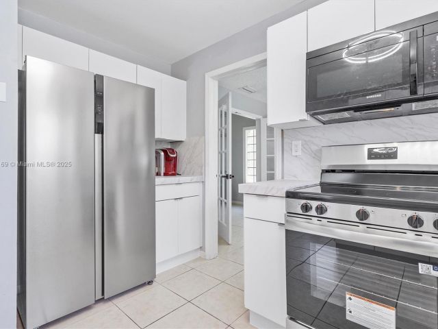 Продажа дома по адресу 19257 NW 14th St - фото 6162894