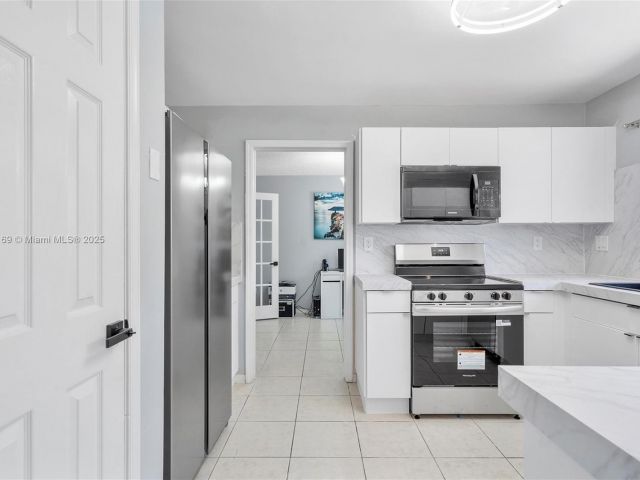 Продажа дома по адресу 19257 NW 14th St - фото 6162897