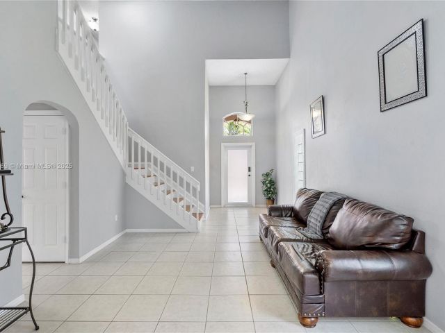 Продажа дома по адресу 19257 NW 14th St - фото 6162901