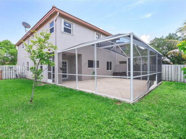 Продажа дома по адресу 19257 NW 14th St - фото 6162908