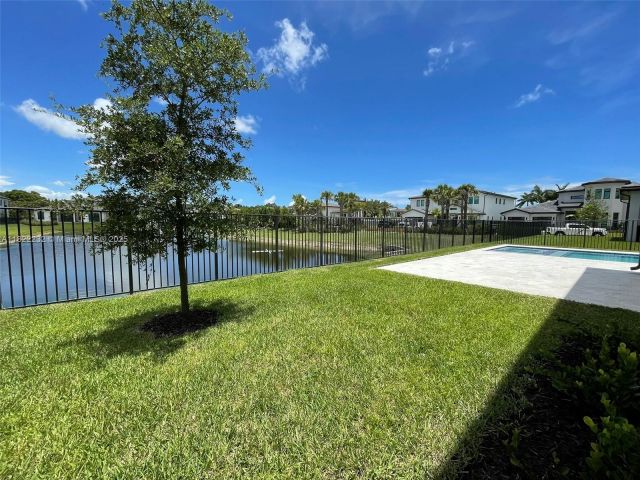 Продажа дома по адресу 3511 Ashwood Cir S - фото 6168519