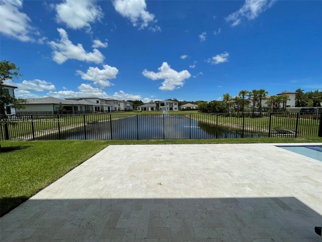 Продажа дома по адресу 3511 Ashwood Cir S - фото 6168520