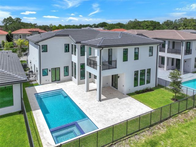 Продажа дома по адресу 3511 Ashwood Cir S - фото 6168524