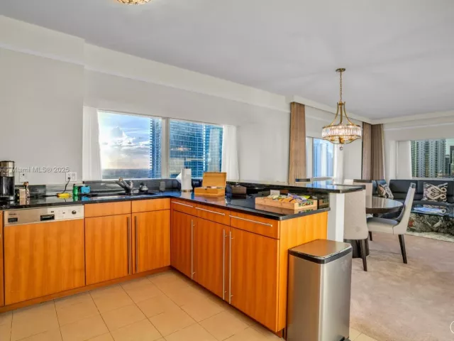 Продажа квартиры #3012 - фото 6162668