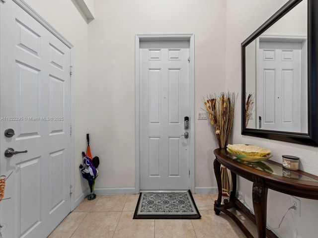 Продажа дома по адресу 572 SE 34th Ter - фото 6162822