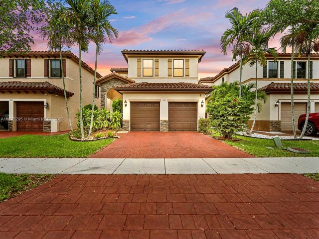 Продажа дома по адресу 572 SE 34th Ter - фото 6162829