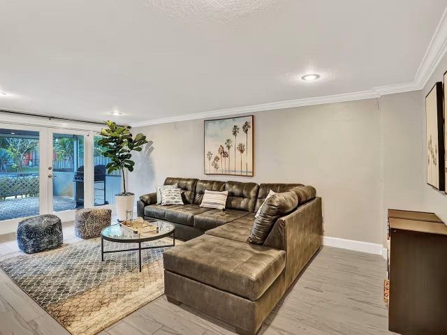 Продажа дома по адресу 616 NW 21st St - фото 6161835