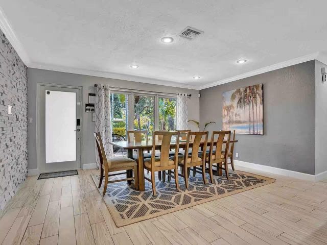 Продажа дома по адресу 616 NW 21st St - фото 6161838