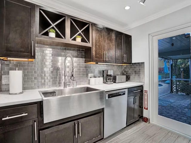 Продажа дома по адресу 616 NW 21st St - фото 6161842