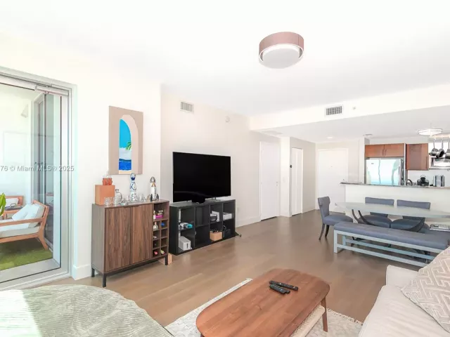 Продажа квартиры #T-2612 - фото 6164130