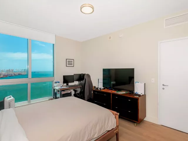 Продажа квартиры #T-2612 - фото 6164131