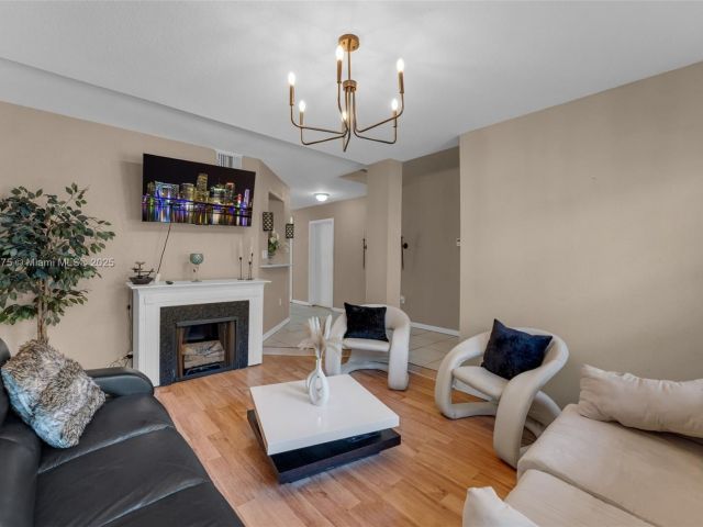 Продажа дома по адресу 16101 SW 104th Ter - фото 6164495