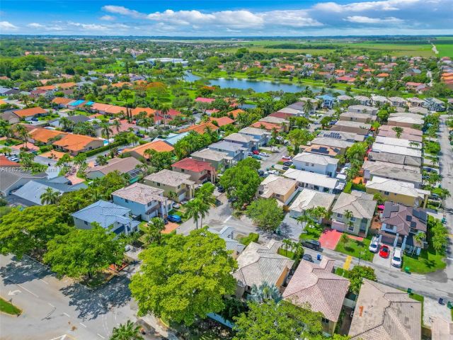 Продажа дома по адресу 16101 SW 104th Ter - фото 6164500