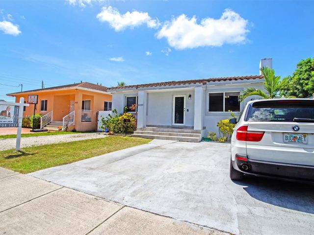 Продажа дома по адресу 3430 NW 16th St - фото 6221362