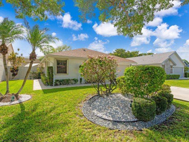 Продажа дома по адресу 1300 NW 26th Ln - фото 6165114