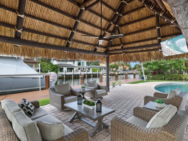 Продажа дома по адресу 2448 SE 9th St - фото 6177612