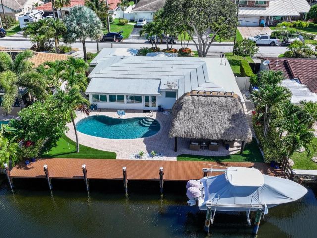 Продажа дома по адресу 2448 SE 9th St - фото 6177613