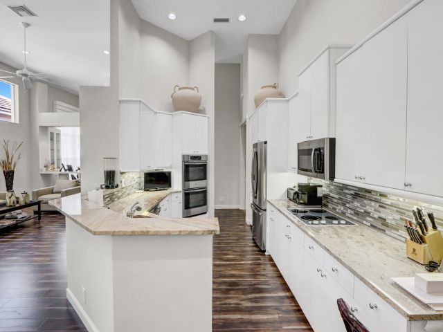 Продажа дома по адресу 3346 NW 53rd Circle - фото 6596720