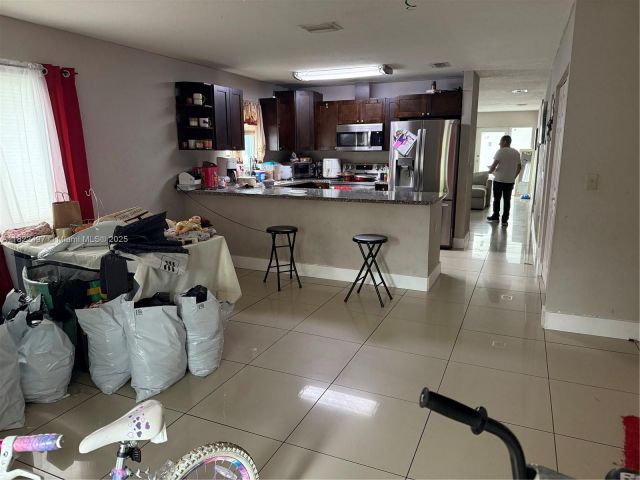 Продажа дома по адресу 1720 NW 44th St - фото 6165138