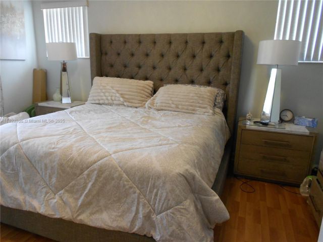 Продажа дома по адресу 12940 SW 142nd Ter - фото 6170321