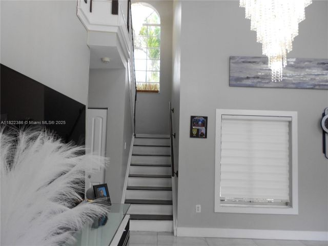 Продажа дома по адресу 12940 SW 142nd Ter - фото 6170323