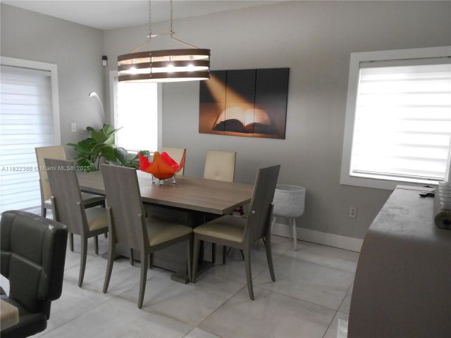 Продажа дома по адресу 12940 SW 142nd Ter - фото 6170324