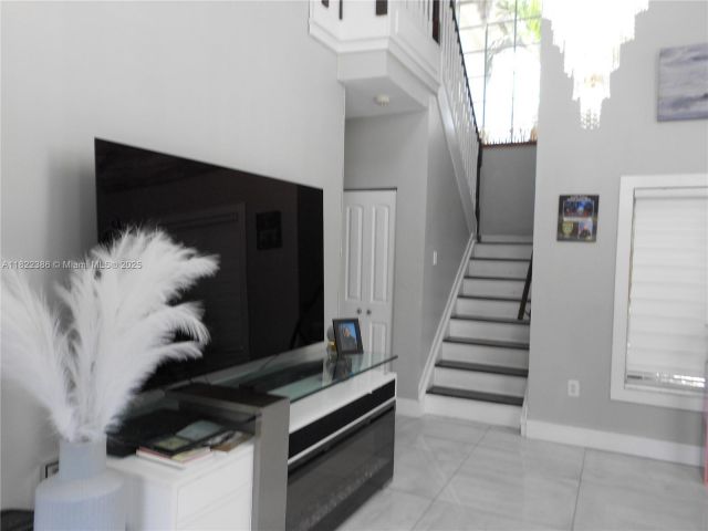 Продажа дома по адресу 12940 SW 142nd Ter - фото 6170328