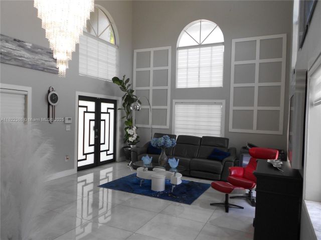 Продажа дома по адресу 12940 SW 142nd Ter - фото 6170331