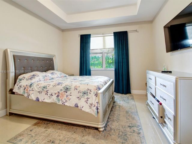 Продажа дома по адресу 2131 NE 37th Rd - фото 6224506