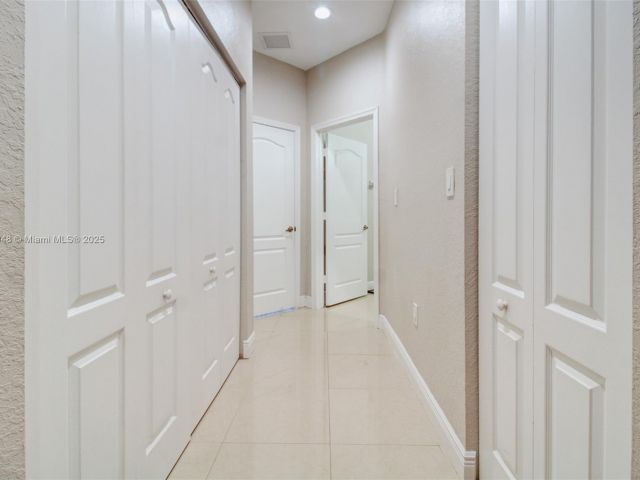 Продажа дома по адресу 2131 NE 37th Rd - фото 6224508