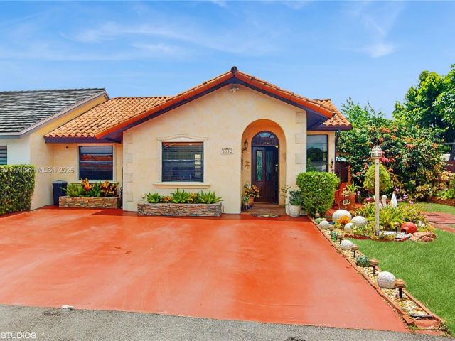 Продажа дома по адресу 5030 SW 145th Ave - фото 6227358