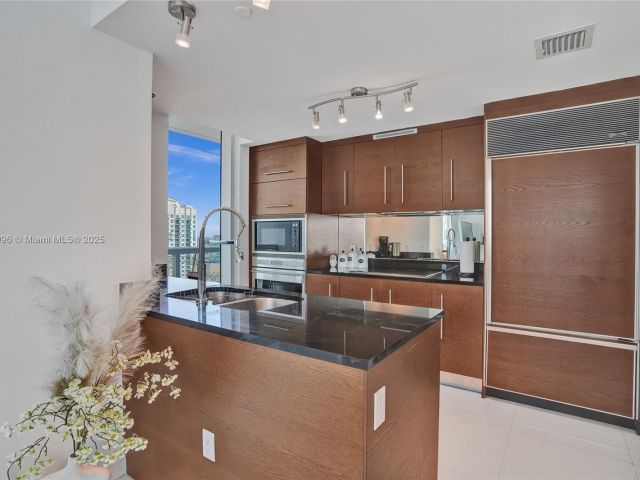 Продажа квартиры #3608 - фото 6167746