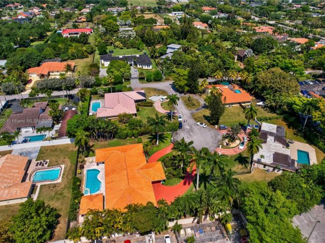 Продажа дома по адресу 7080 SW 98th Ave - фото 6177898