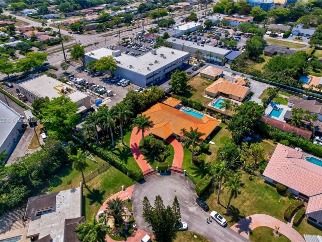 Продажа дома по адресу 7080 SW 98th Ave - фото 6177900