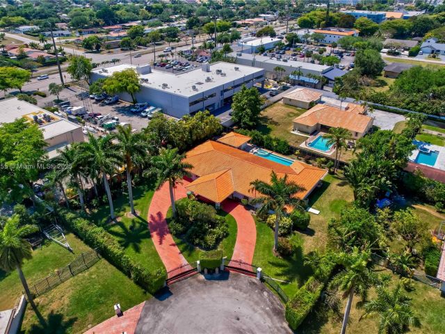 Продажа дома по адресу 7080 SW 98th Ave - фото 6177906