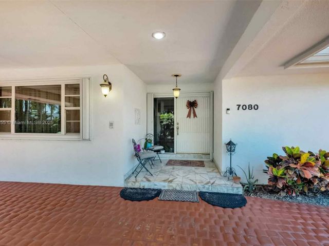 Продажа дома по адресу 7080 SW 98th Ave - фото 6177909