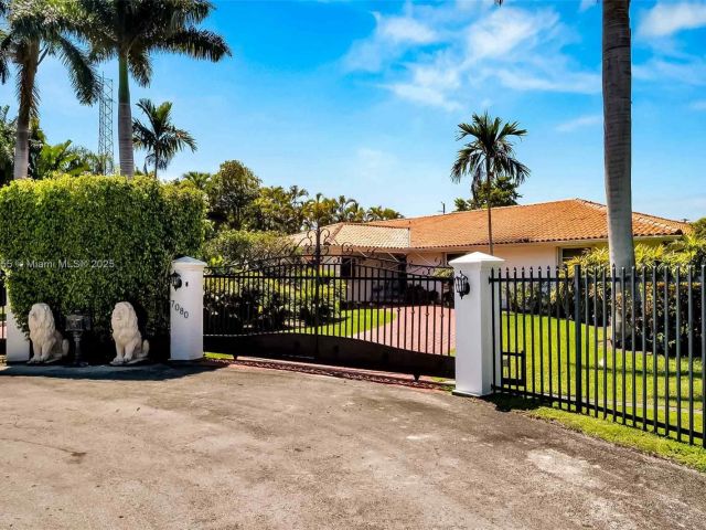 Продажа дома по адресу 7080 SW 98th Ave - фото 6177914