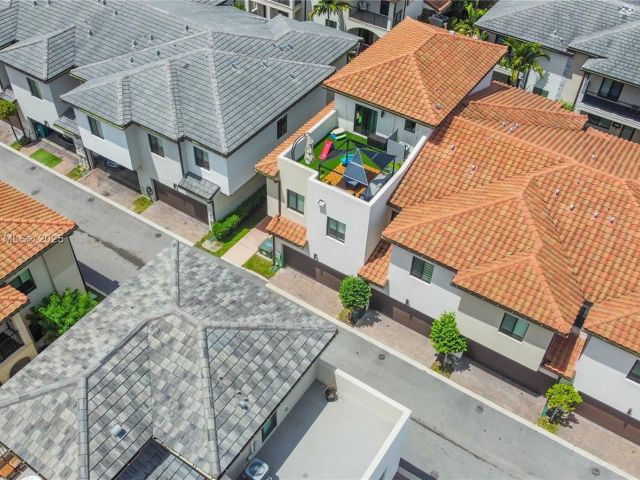 Продажа дома по адресу 4809 NW 83rd Pkwy - фото 6190021