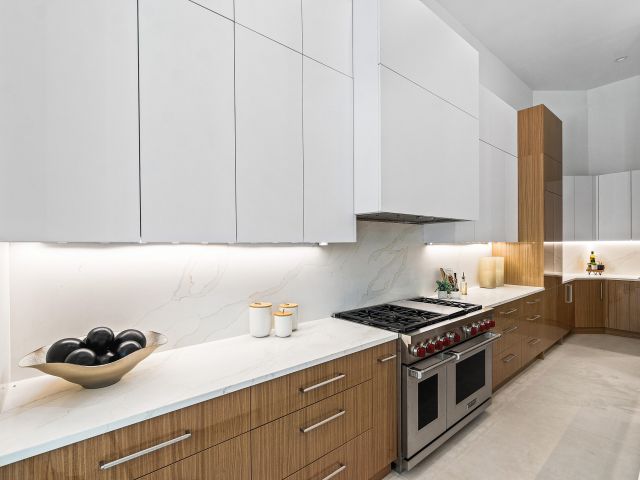 Продажа дома по адресу 17 NW 15th Street - фото 6599399