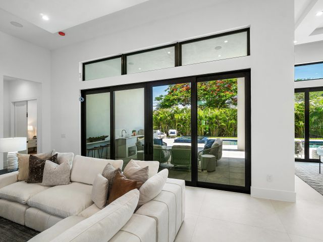 Продажа дома по адресу 17 NW 15th Street - фото 6599405