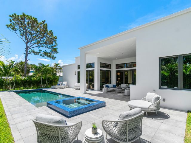 Продажа дома по адресу 17 NW 15th Street - фото 6599413