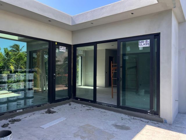 Продажа дома по адресу 1700 NE 18th St - фото 6183723