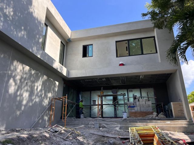 Продажа дома по адресу 1700 NE 18th St - фото 6183728