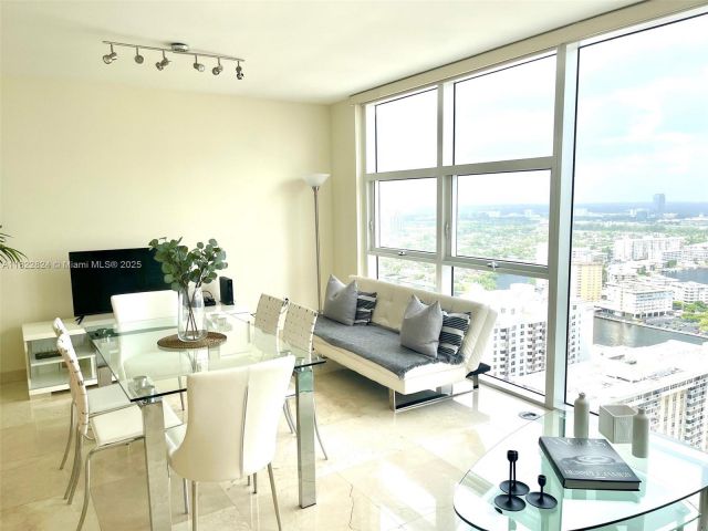 Квартира в аренду номер3407 - фото 6173080