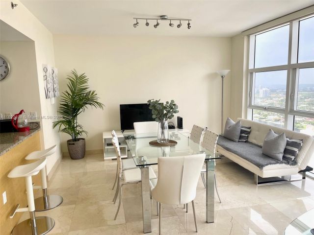 Квартира в аренду номер3407 - фото 6173082