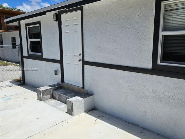 Дом в аренду по адресу 156 NE 78th St A - фото 6234524