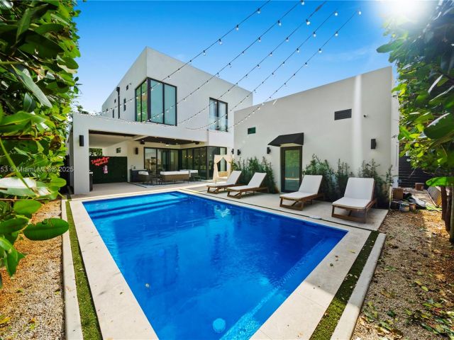 Продажа дома по адресу 550 NW 42nd St - фото 7523454